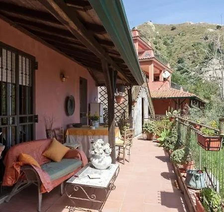 Carly & Dane Vacation House Taormina Exterior photo